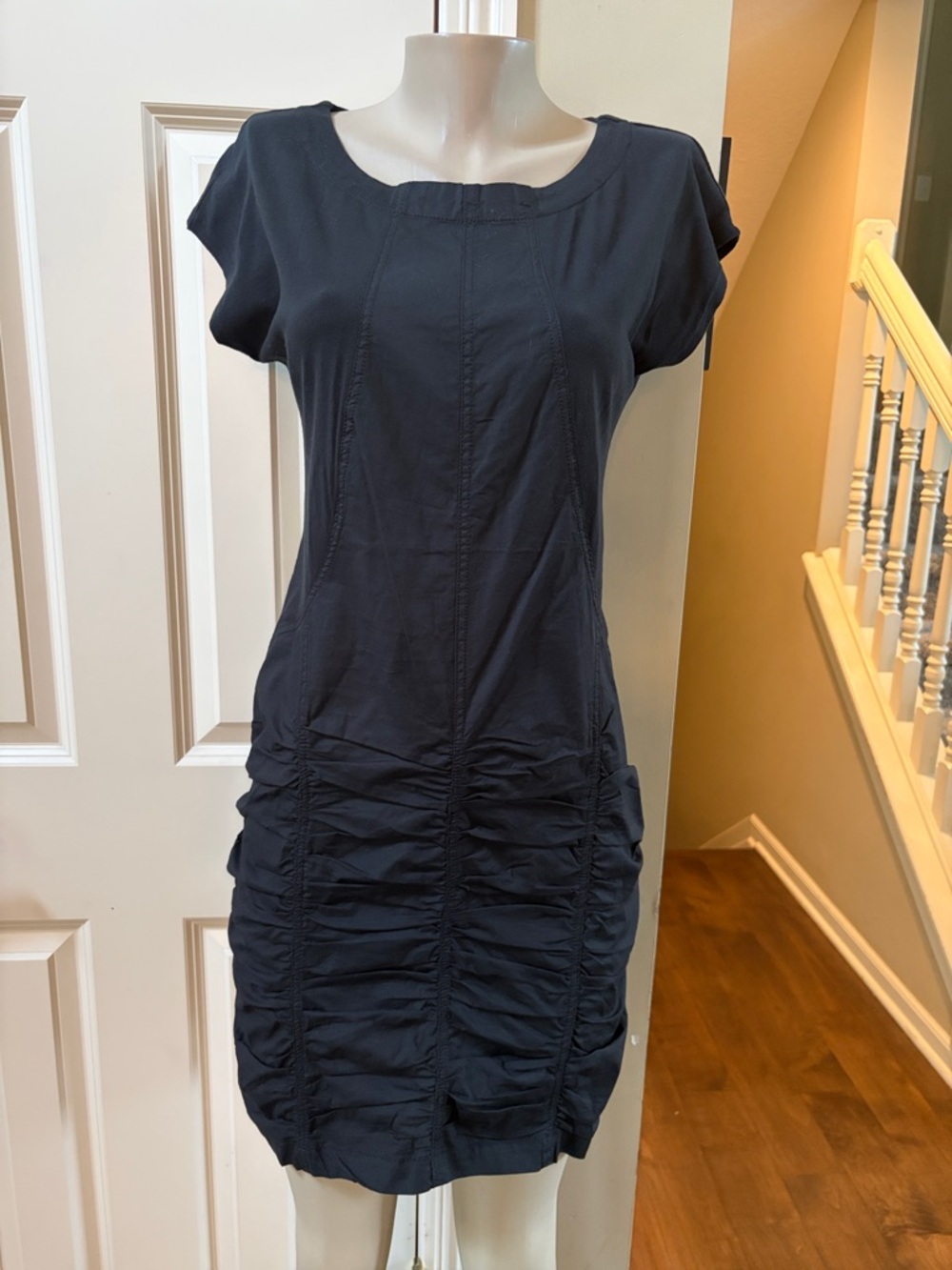 NWT XCVI Wearables Black Ruched Short Sleeve Mini Dress, med